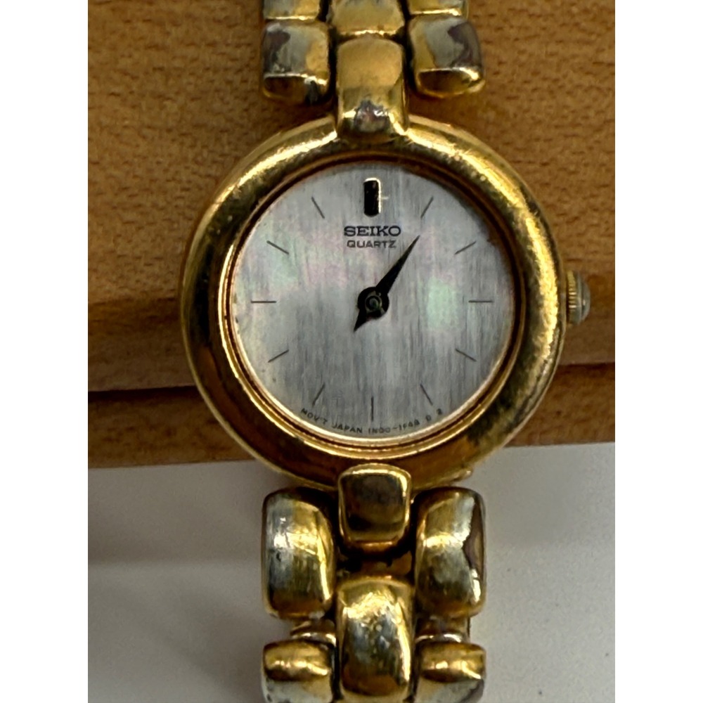 Vintage Seiko 1N00-0D79 Watch Gold Mother of Pearl Dial Office Siren Dainty 90s